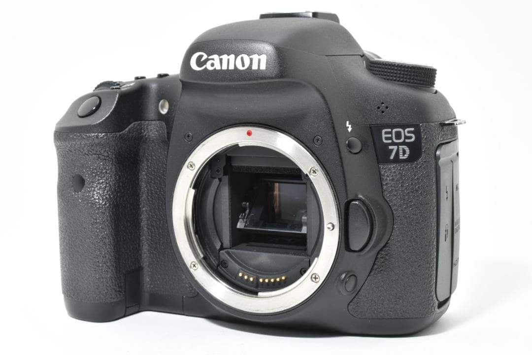 【美品】Canon EOS 7D ボディ BG-E7付 動作良好