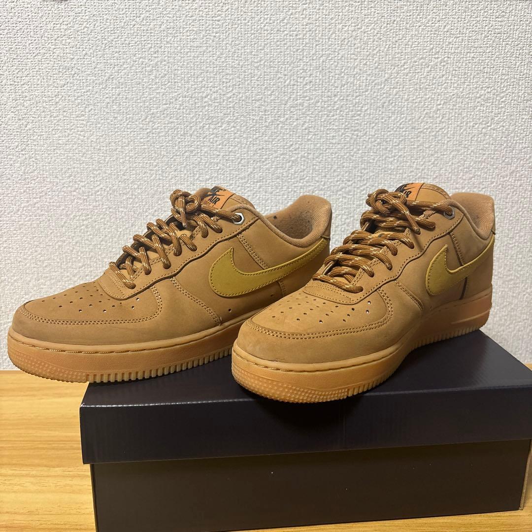 Nike Air Force 1 ブラウン スニーカー