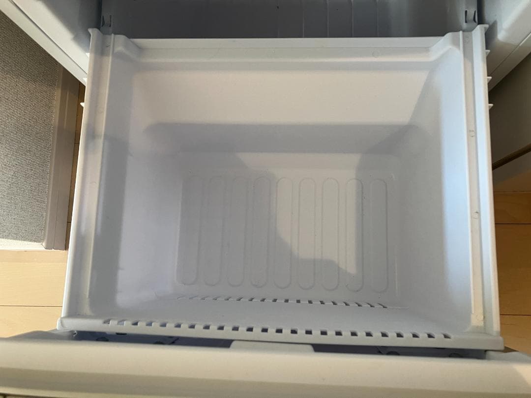 SHARP 2ドア冷蔵庫 137L どっちもドア 静音設計 耐熱トップテーブル