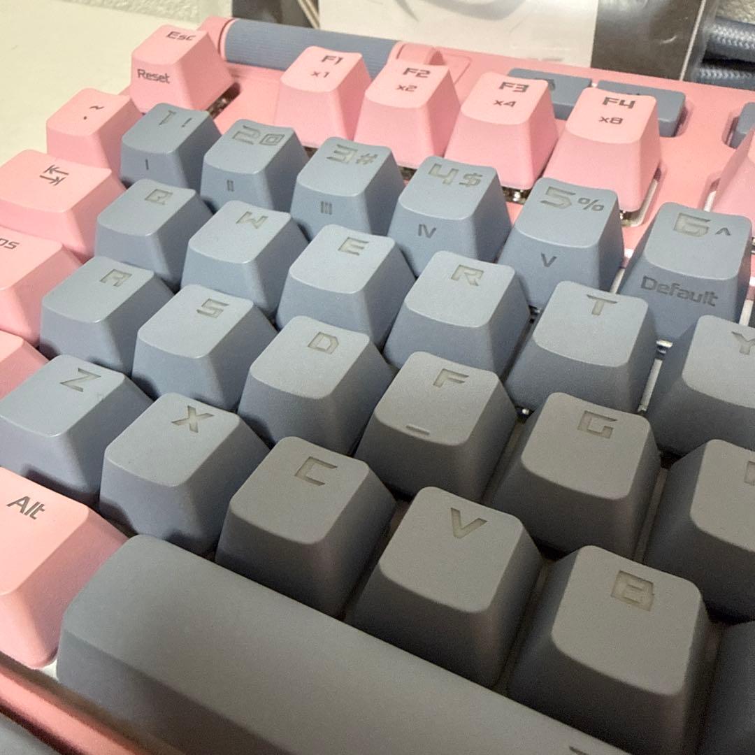 美品 ASUS ゲーミングキーボード XA01 ROG STRIX FLARE