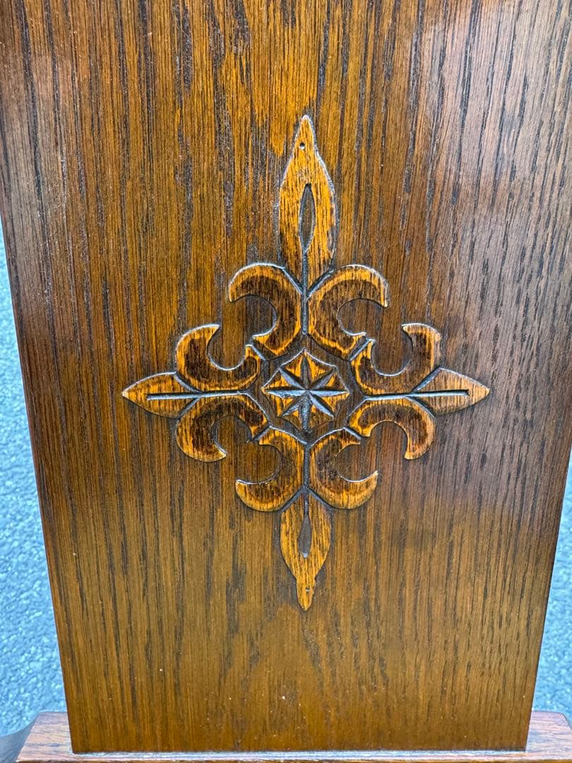 P*e様 アンティーク 木製 アームチェア 彫刻入り ダイニングチェア ヴィンテ