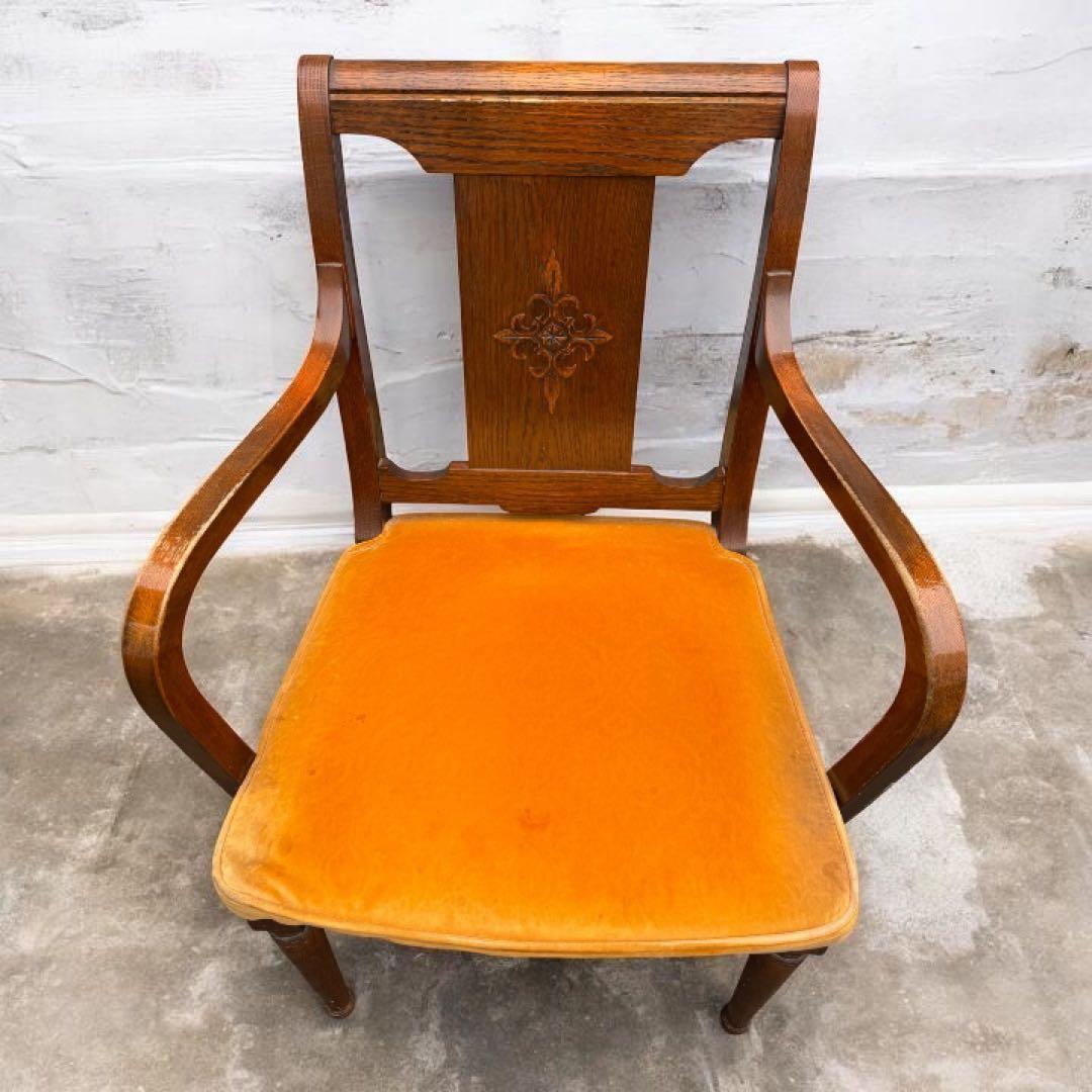 P*e様 アンティーク 木製 アームチェア 彫刻入り ダイニングチェア ヴィンテ