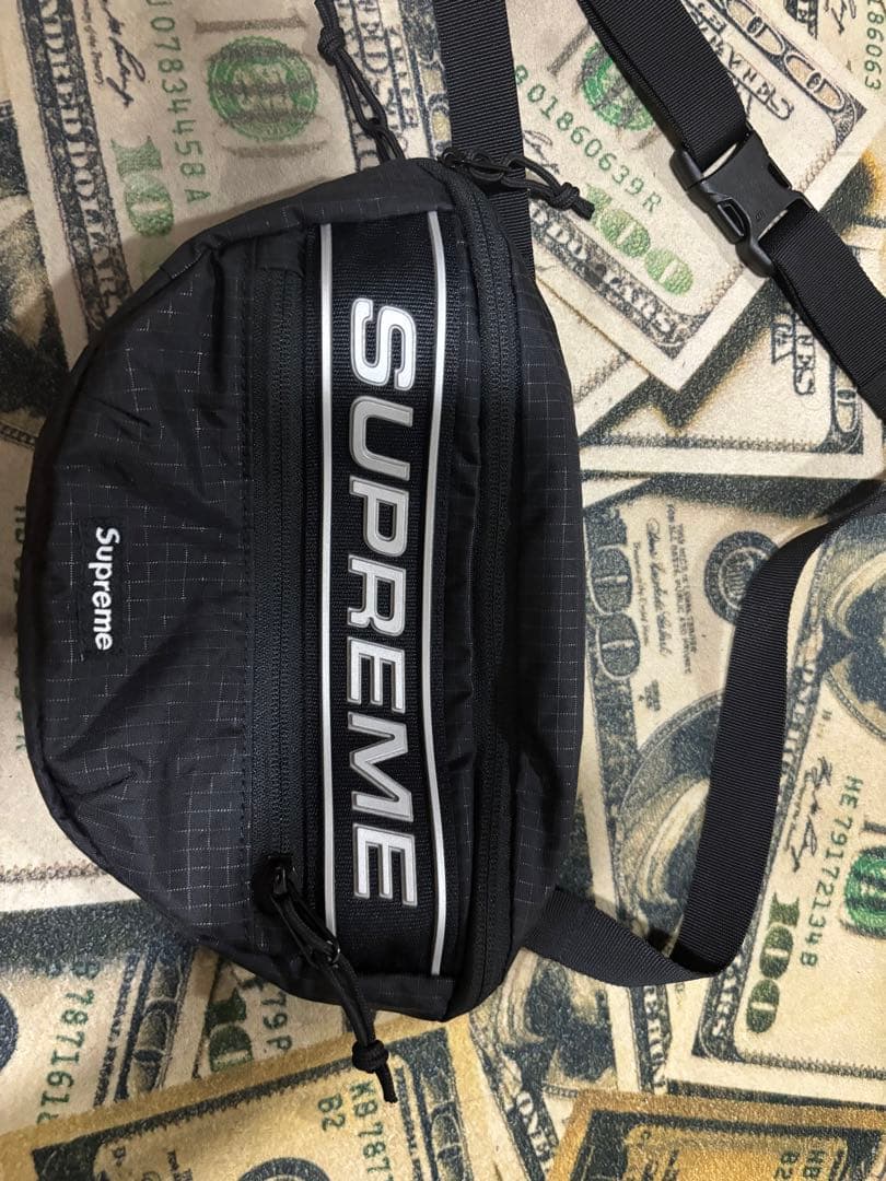 値下げ‼️ supreme シュプリーム　ウエストポーチ　バッグ　ショルダーバッグ