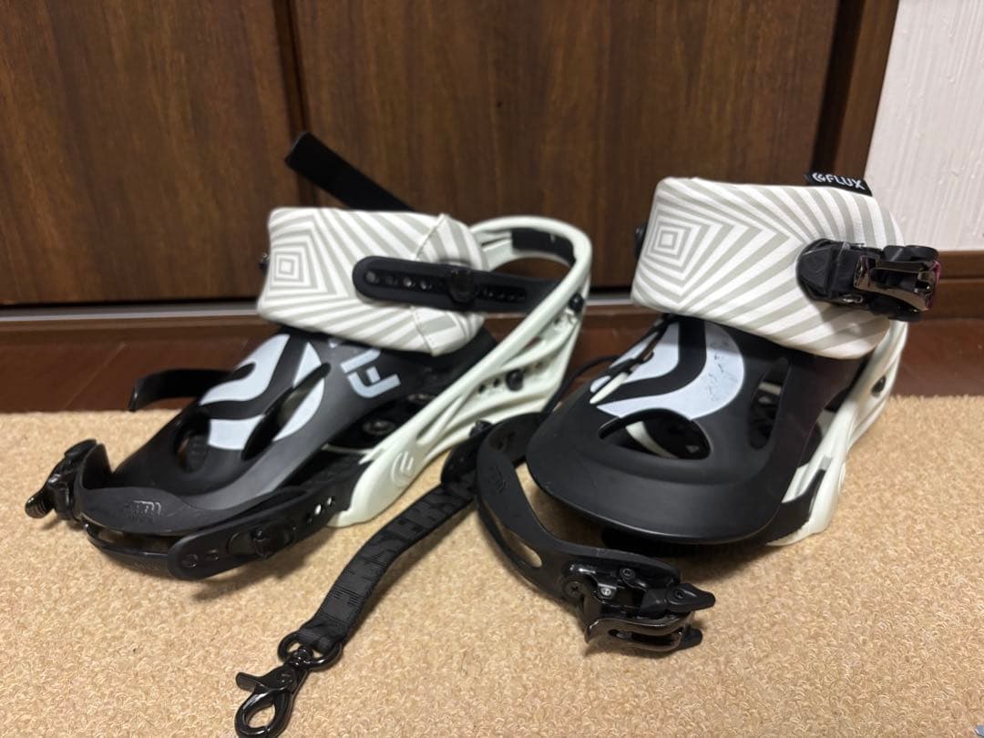 程度良好　flux ビンディング サイズＭ（25-27.5cm）　バインディング