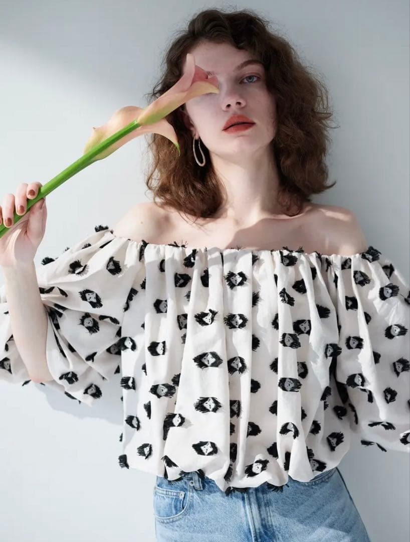 シーニュ cygne オフショルジャガードブラウス Daniele　ベージュ