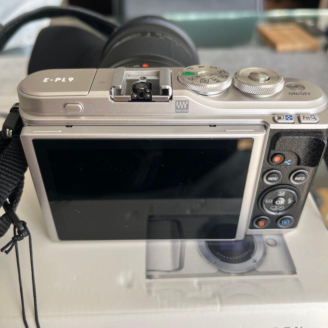 OLYMPUS PEN E-PL9 ミラーレスカメラ セット