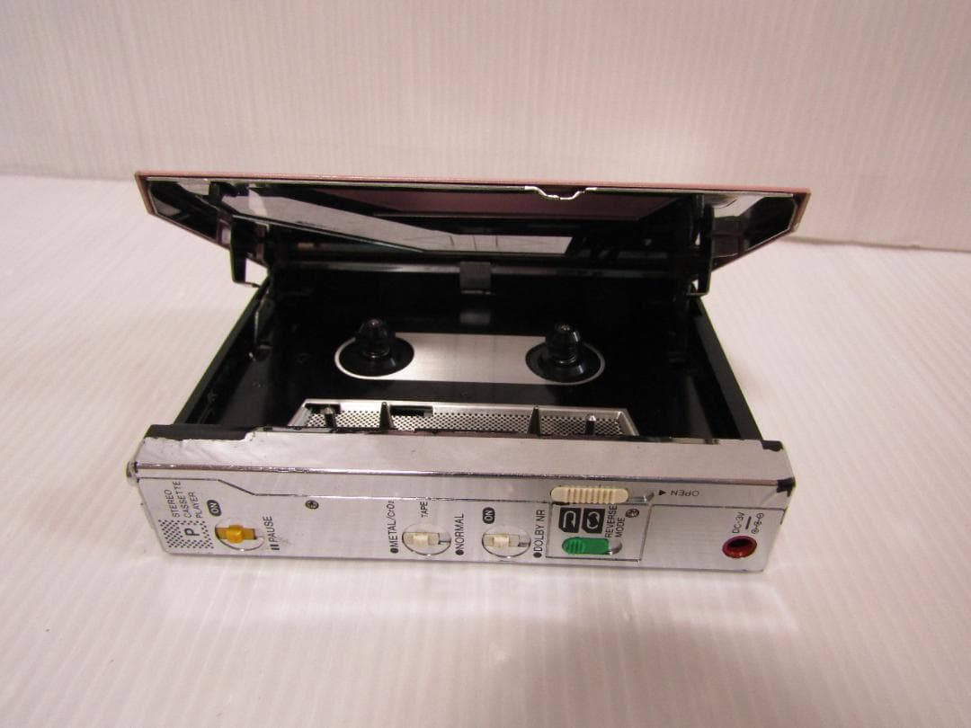 B0572 AIWA HS-P7 カセットプレーヤー(電源を確認しました)