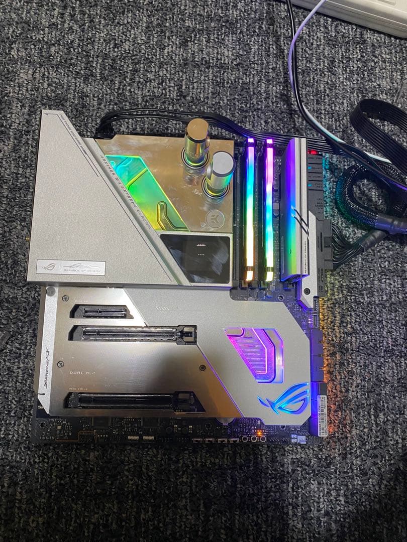 マザーボード EKWB Z590 Glacial + CPU i7 10700kf