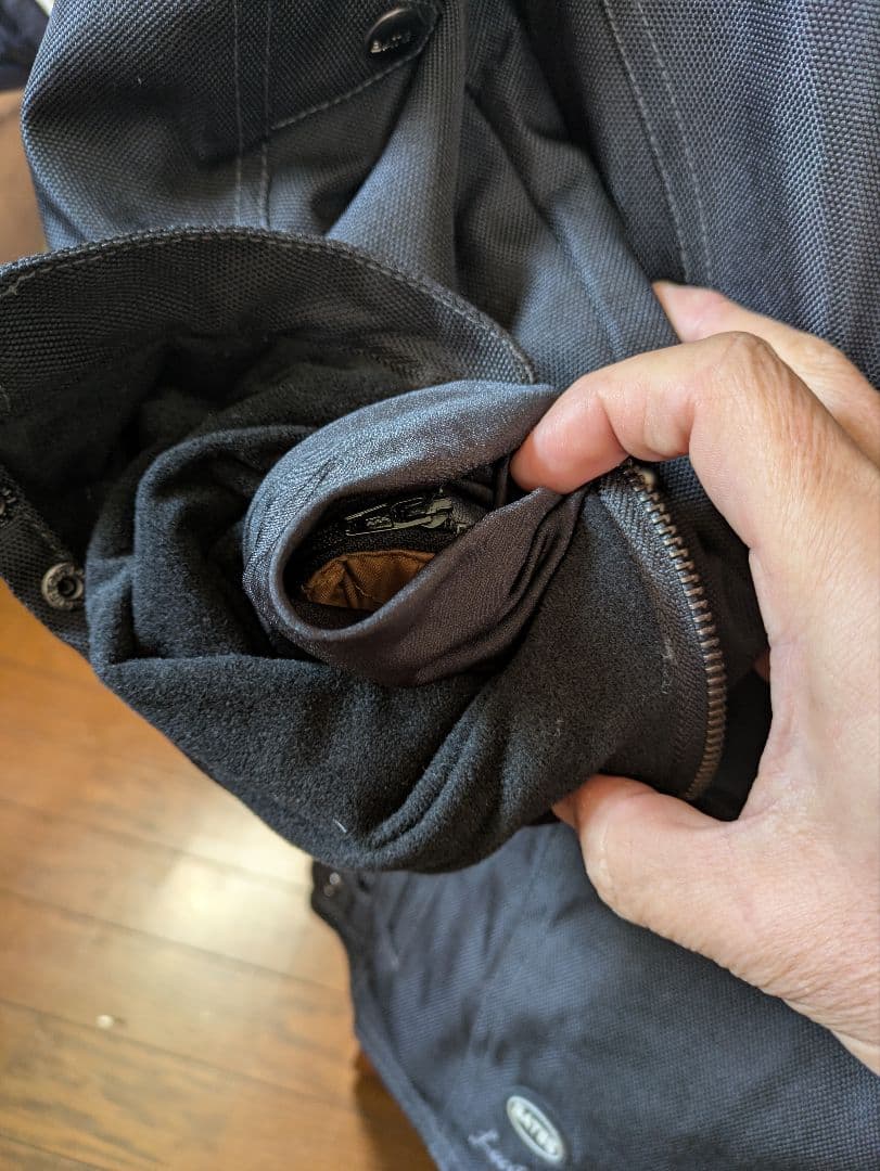 美品　BATES フード付きブラックライダースジャケット　ｌサイズ