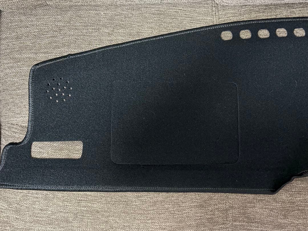 ハリアー80系 ダッシュボードマット HUDあり