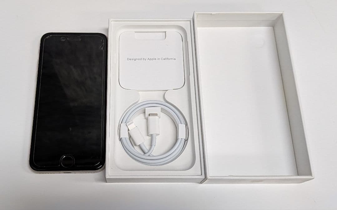 Apple iPhone SE (第3世代) ホワイト 64GB