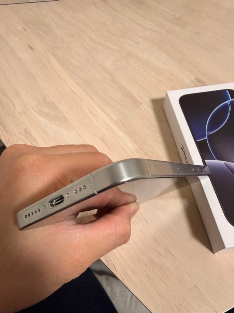 【美品】Apple iPhone 15 Pro 128GBホワイトチタニウム