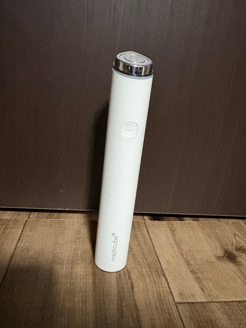medicube スティック型美顔器 ホワイト