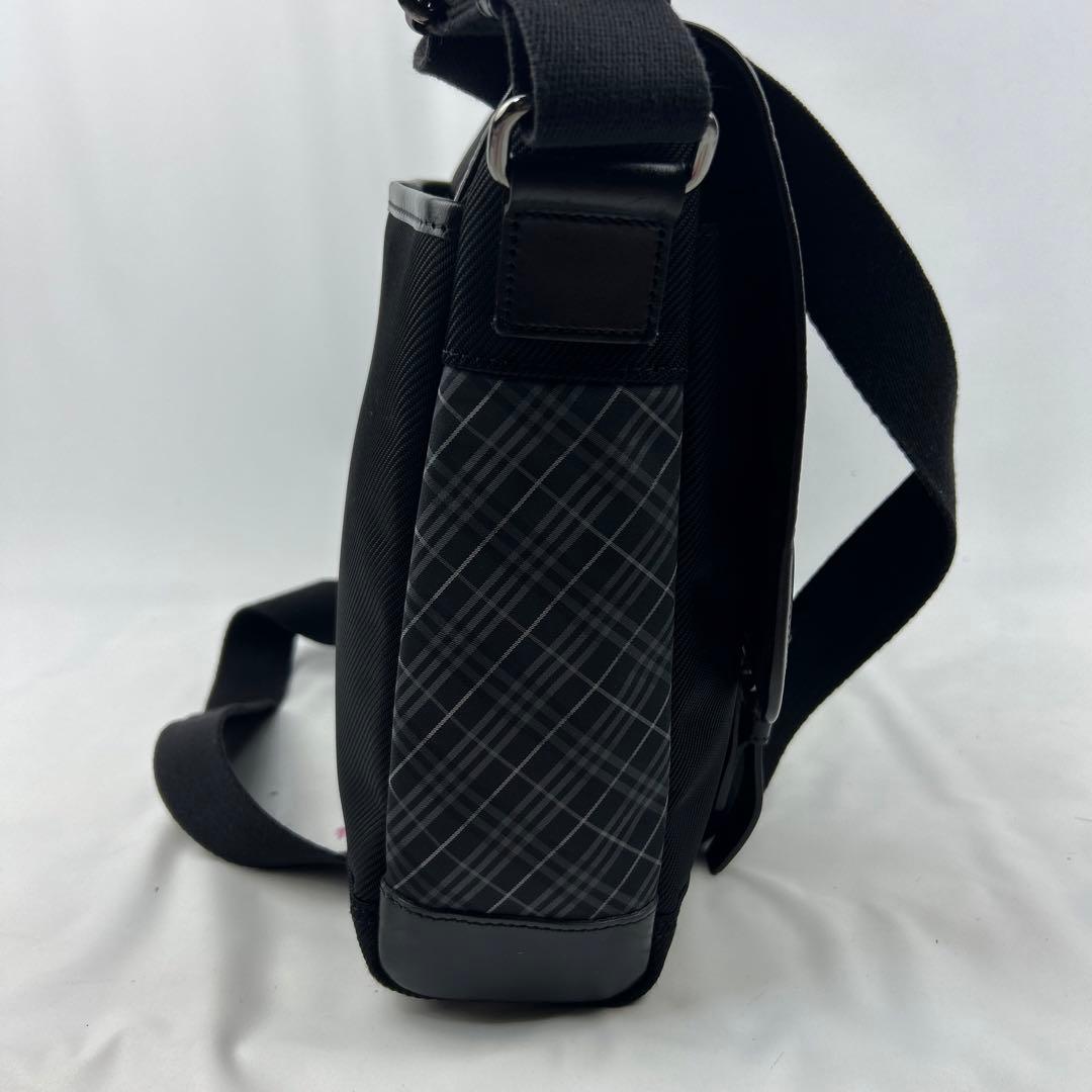【美品】バーバリーブラックレーベル　ショルダーバッグ レザー　チェック　ロゴ金