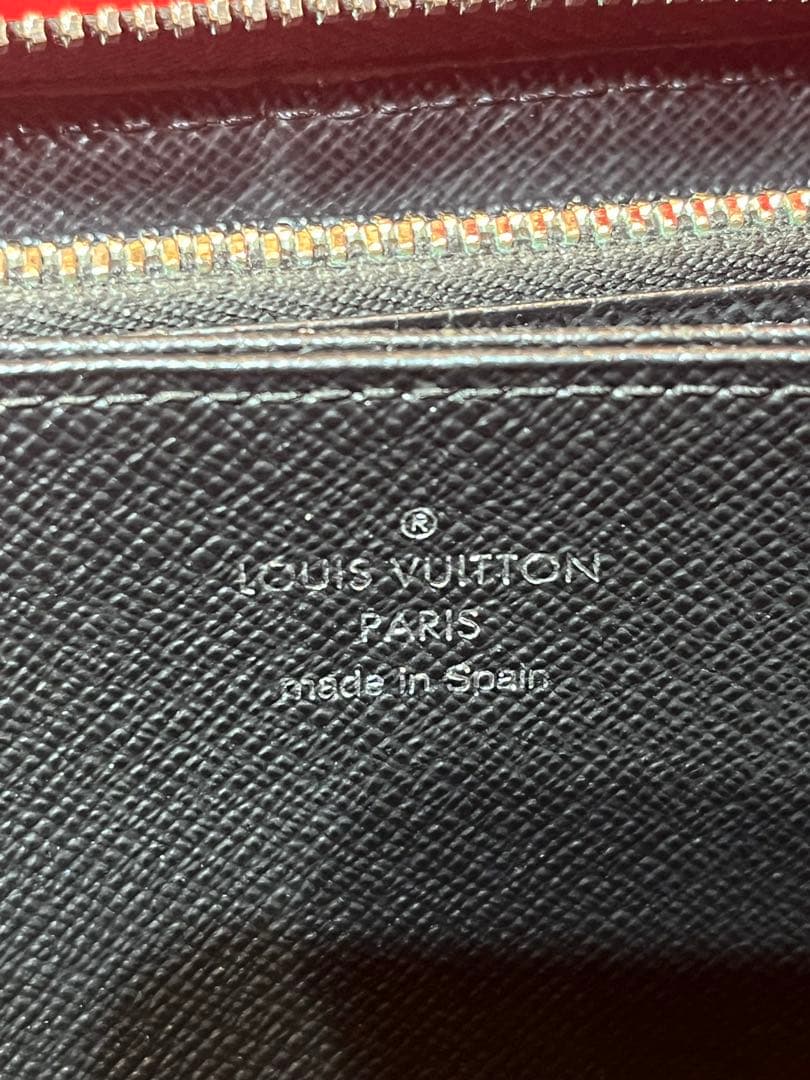 これ以上値下げしません！早い物勝ち！ ルイヴィトン　ジッピーウォレット　エピ 黒