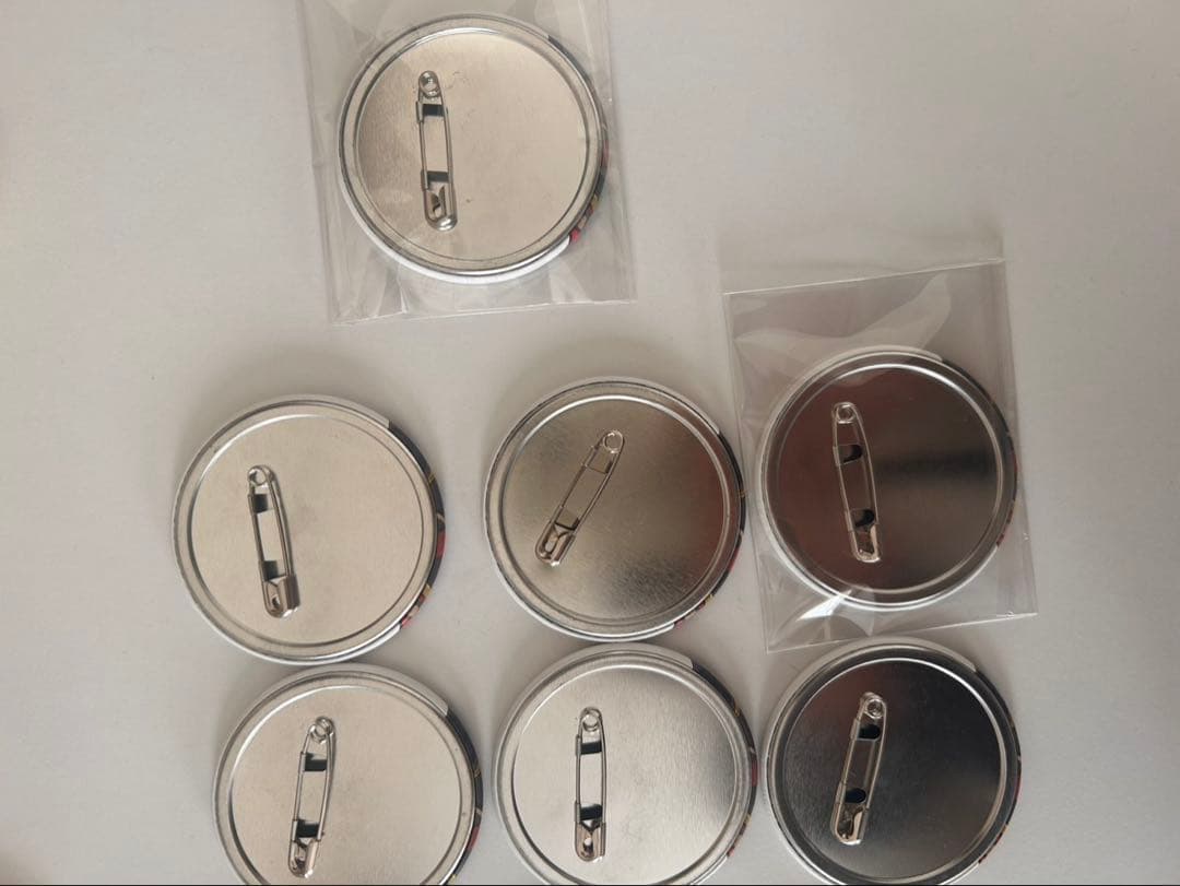 カラフルピーチ　たっつん　魔法学園　缶バッジ　22個