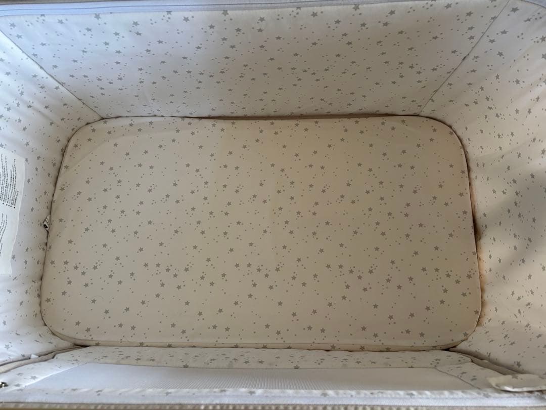 hzdmj ベビーベッド　美品　ベージュ