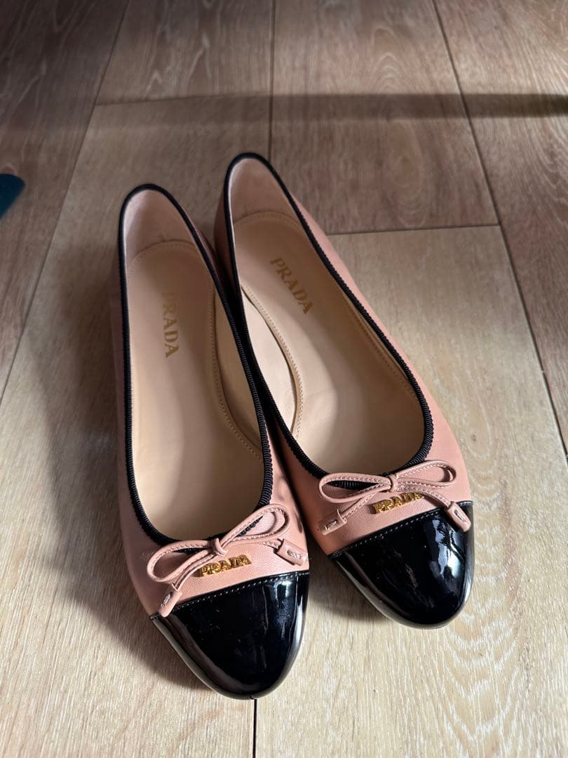 超美品 プラダ フラットパンプス バレエ バイカラー リボン ベージュ