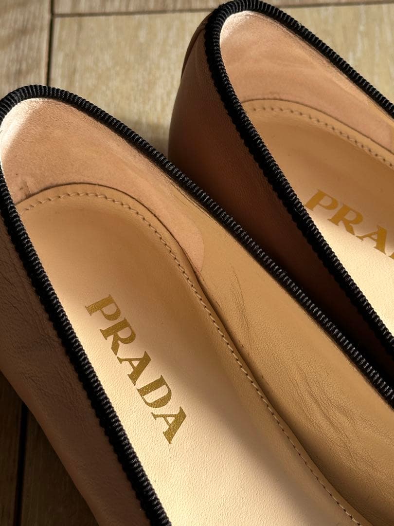 超美品 プラダ フラットパンプス バレエ バイカラー リボン ベージュ