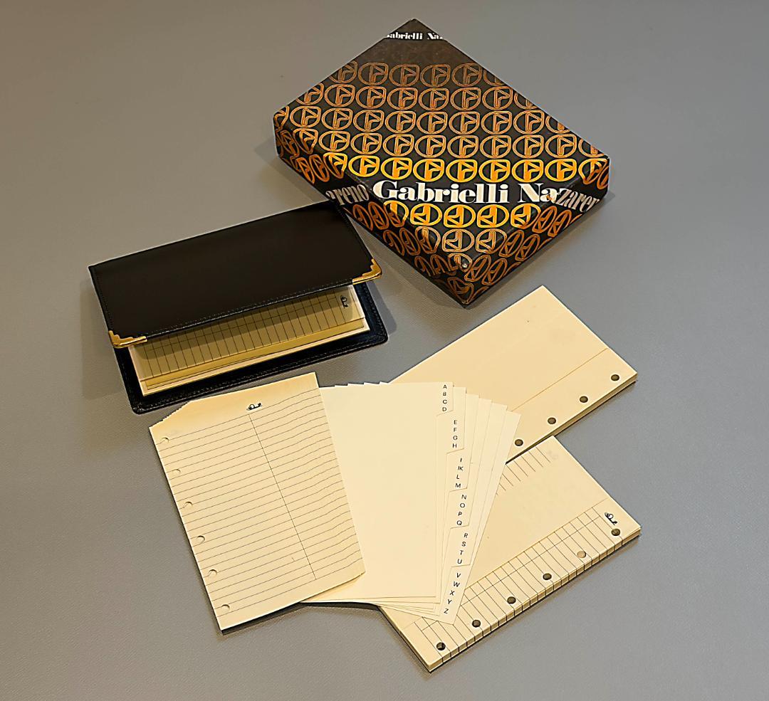 Nazareno Gabrielliナザレノ・ガブリエリ新品・未使用　黒革の手帳
