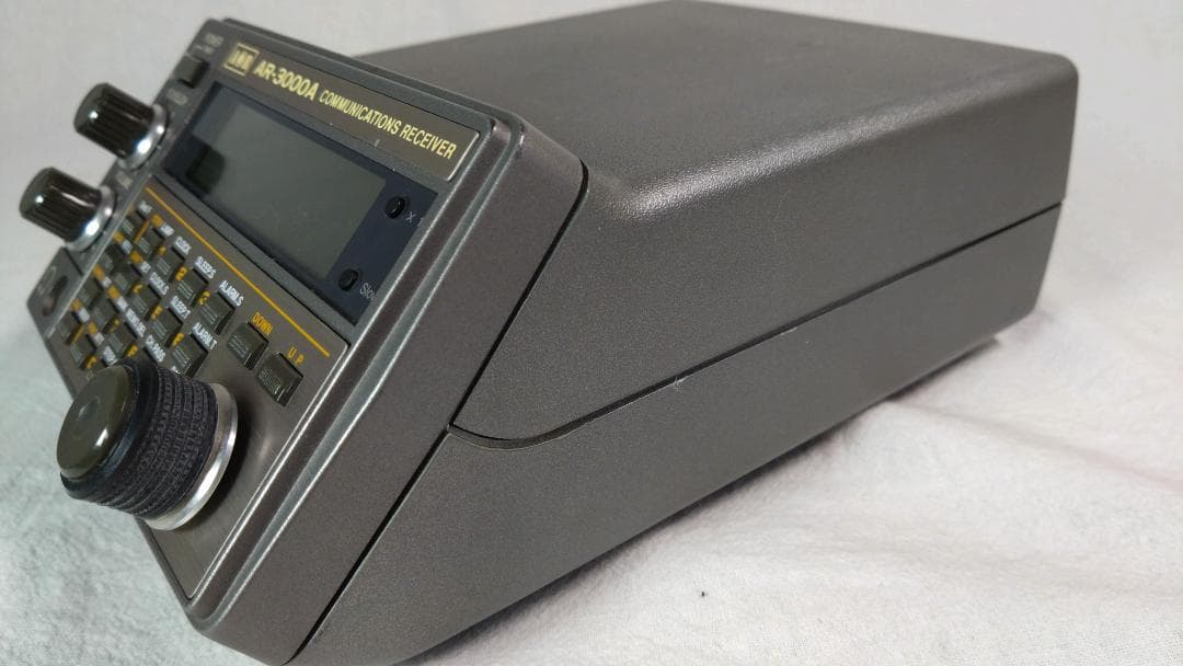 中古 AOR AR-3000A 広帯域受信機 内蔵電池交換 はんだ跡あり
