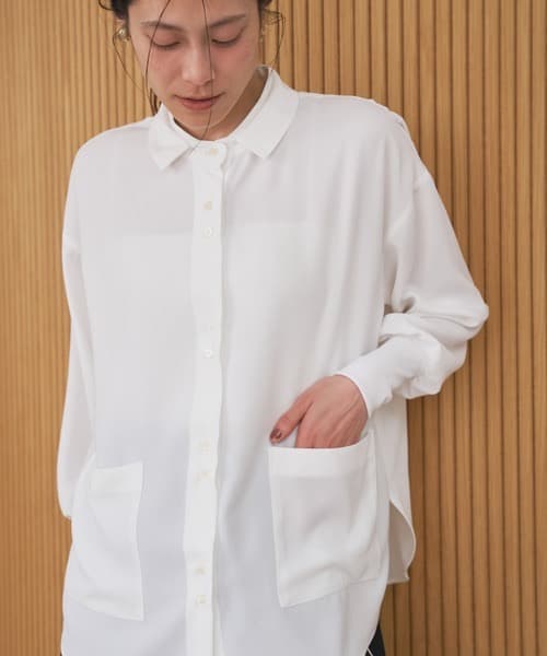 Audrey and John Wad 襟付き袖リブシャツ オフホワイト