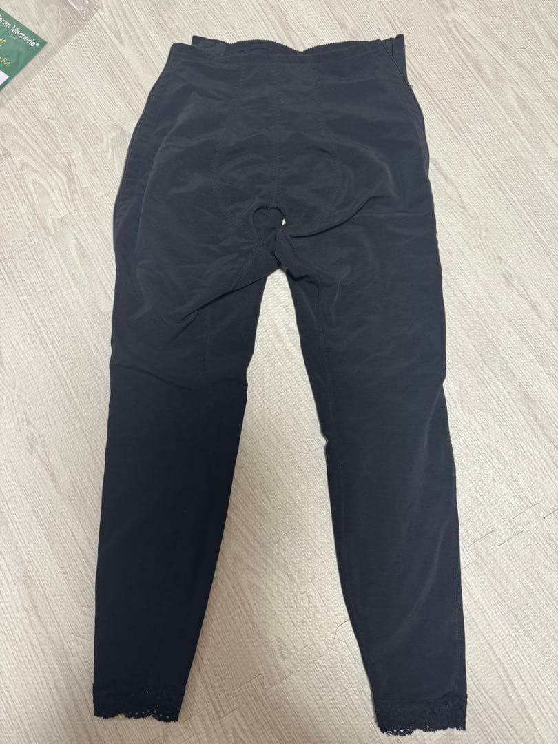 サラマシェリ　サイドファスナー付 オープンクロッチ ニーロング ガードル