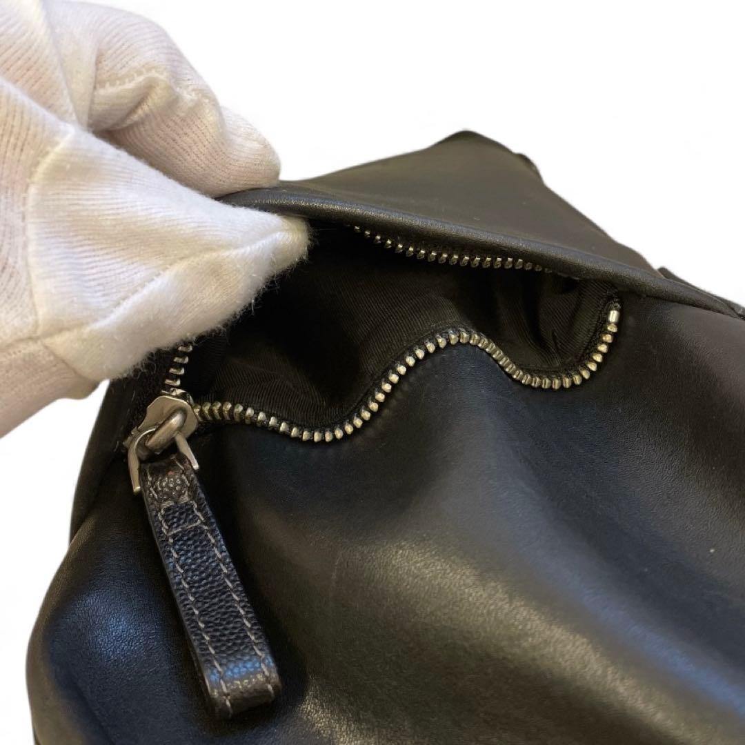 【極美品】ポールスミス ボディバッグ オールレザー ブラック　黒　 ロゴ金具