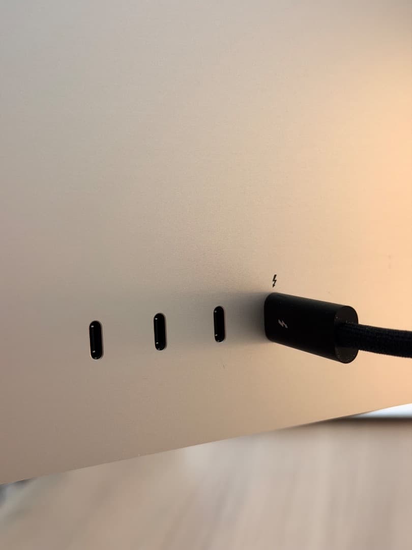 Apple Studio Display Nano-texture 高さ調整可能