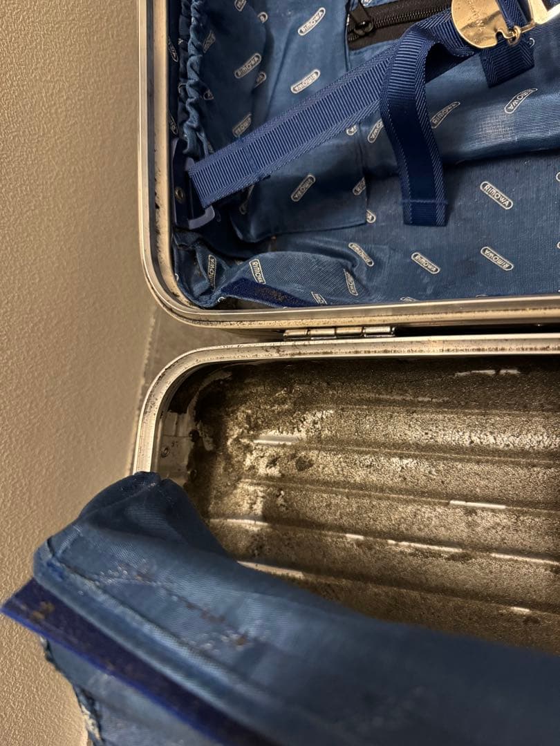 リモワ トパーズ 2輪 32L アルミスーツケース　青ロゴ　機内持込可