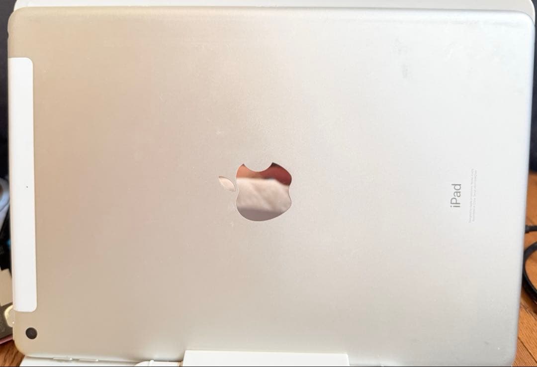 Apple iPad (第8世代) シルバー 32GB