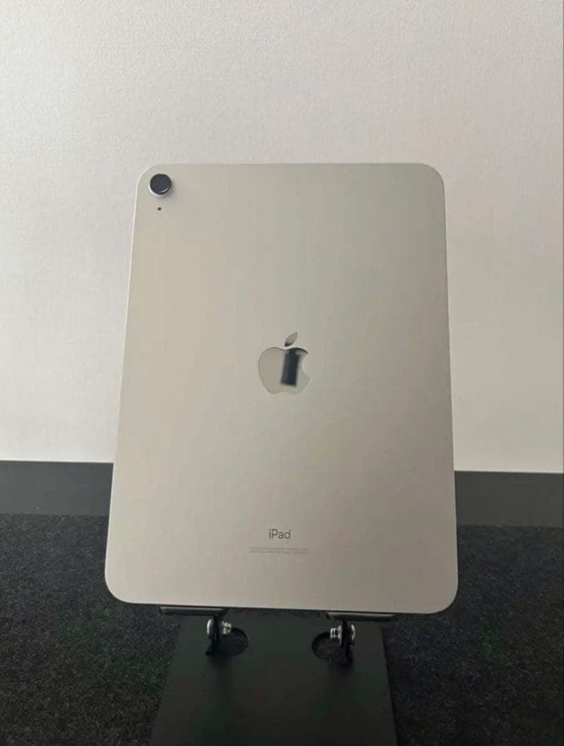 Apple iPad 10th 11インチ　シルバー 本体　バッテリー98%