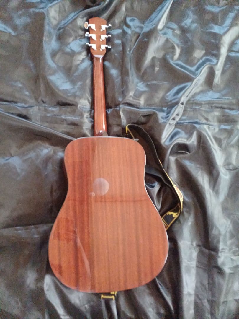 【送料込】美品　フェンダー　純正ストラップ&純正ソフトケース付　整備済み新品弦