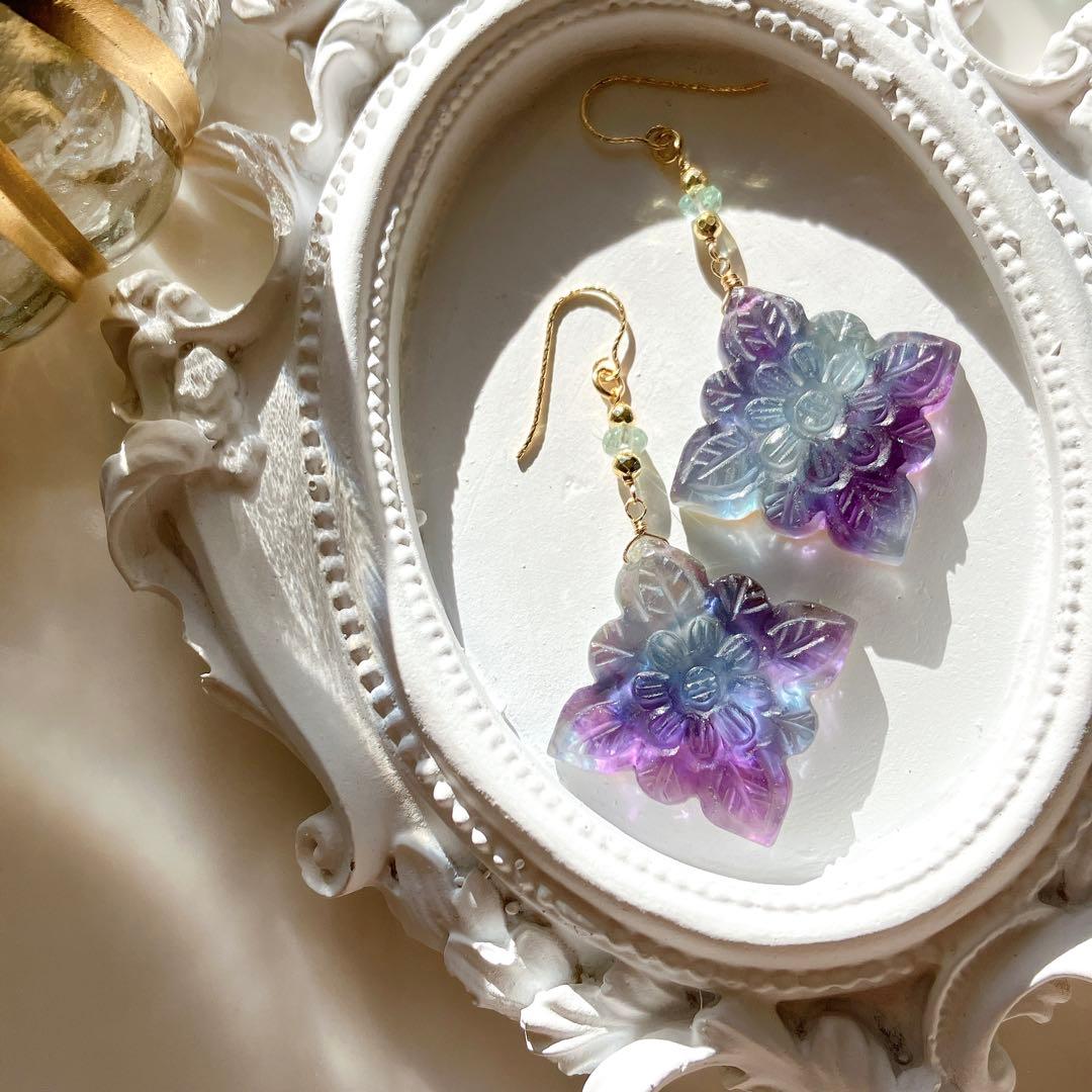 クーロ◆一点物✧バイカラーフローライト/MOP ダブレットストーンピアス