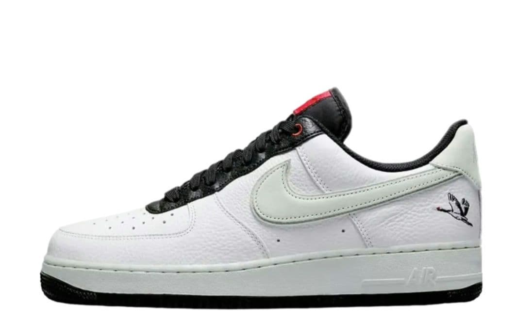 新品未使用タグ付きナイキ　エアフォース1 07LX クレイン 鶴 28cm