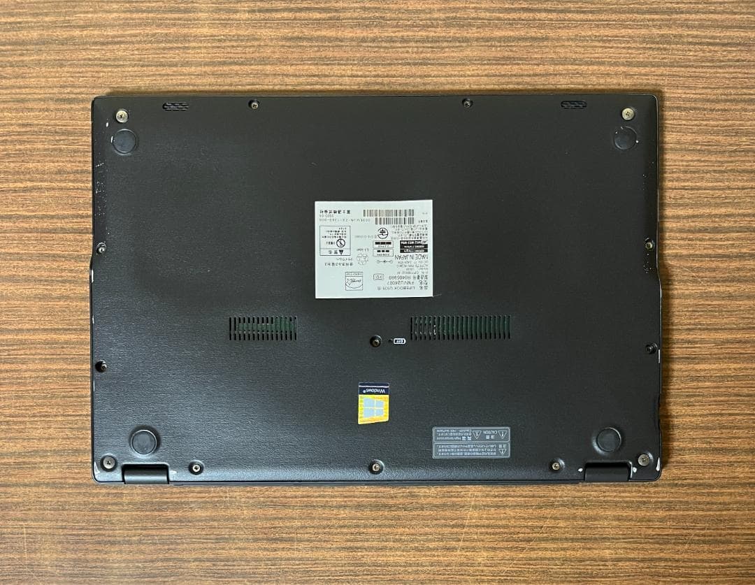 第8世代、スリム、高速、フルHD、富士通LifeBook、8GB、256GB