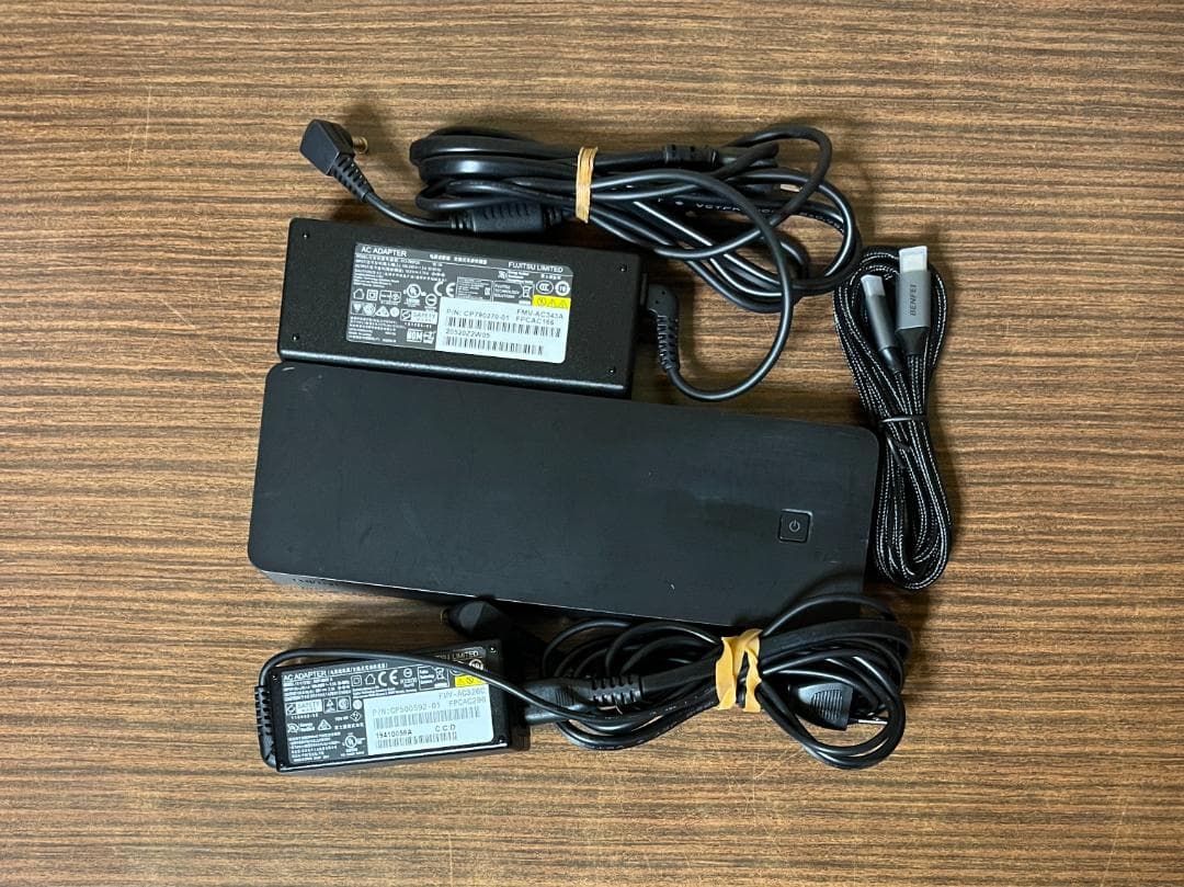 第8世代、スリム、高速、フルHD、富士通LifeBook、8GB、256GB