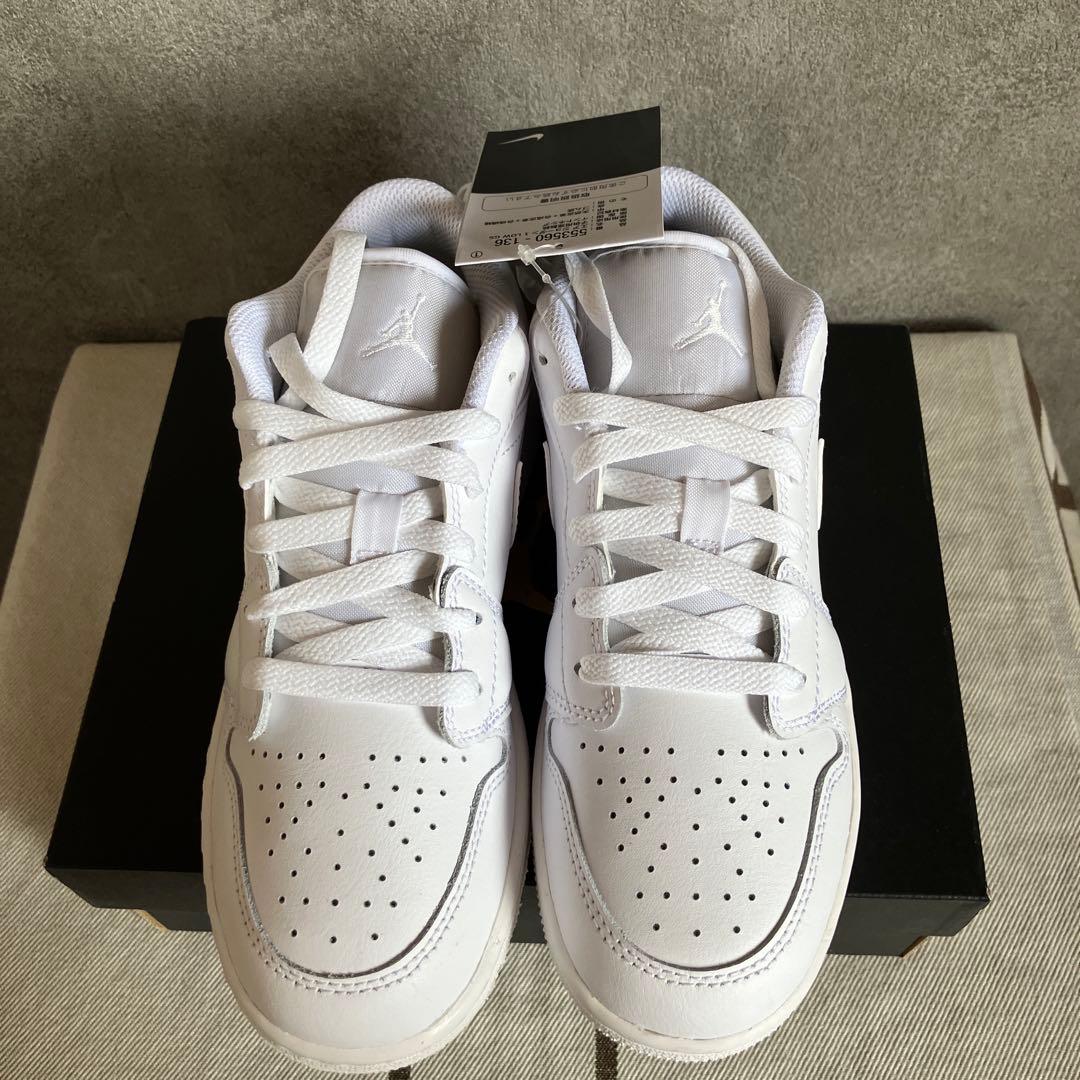 未使用　AIR JORDAN １LOW GS キッズ　23cm ホワイト