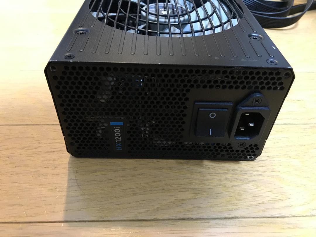 Corsair HX1200i 1200W電源 80PLUS PLATINUM