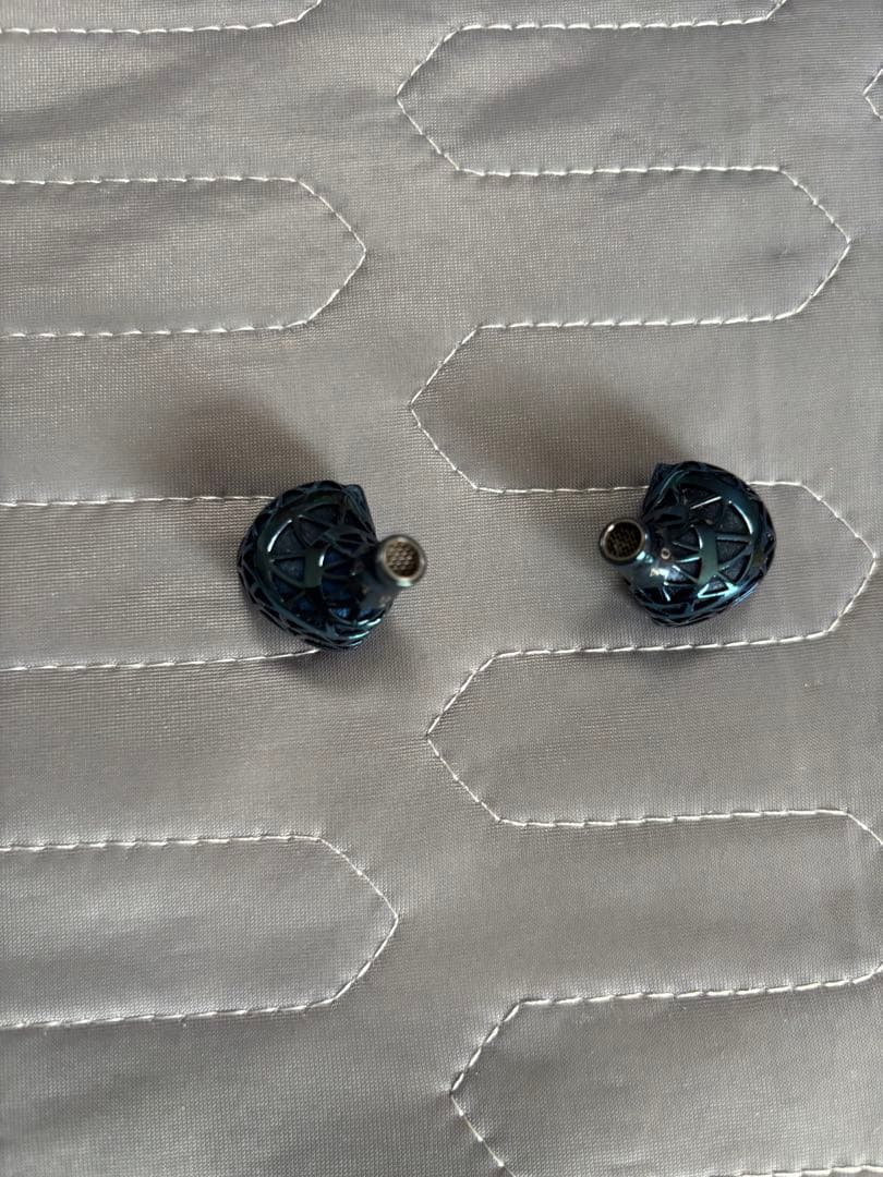 イヤホン Unique Melody Maven Pro