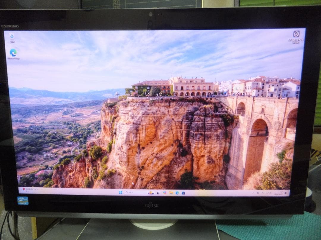 (1689）W11秒速起動SSD240G富士通一体 FH77 i7 8G