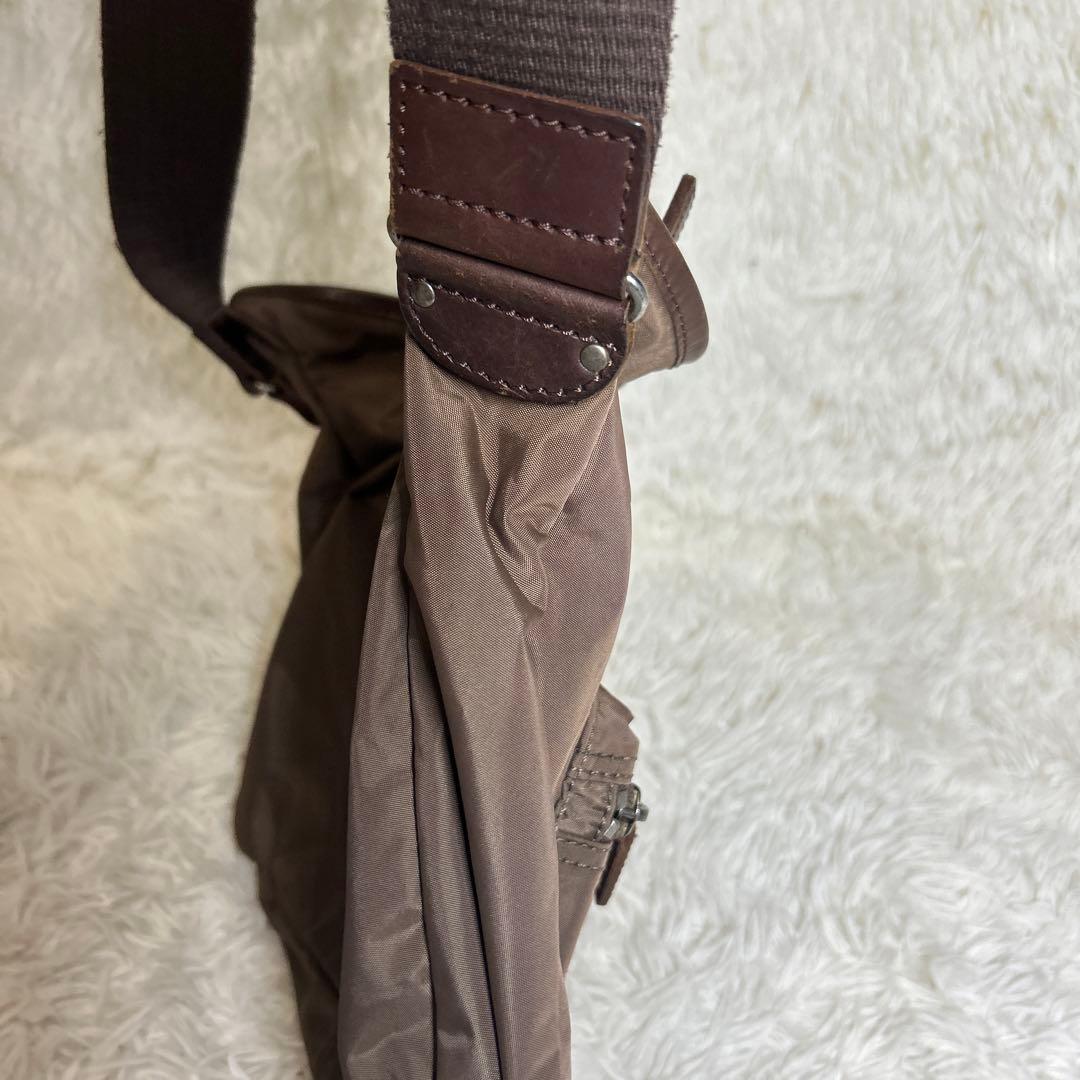 【希少】y2k archive DIESELワンショルダー　ブラウン　ナイロン