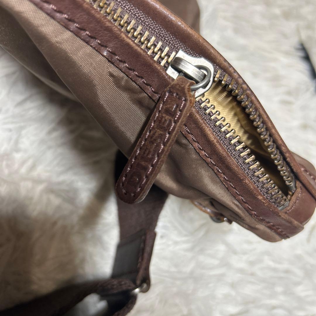 【希少】y2k archive DIESELワンショルダー　ブラウン　ナイロン