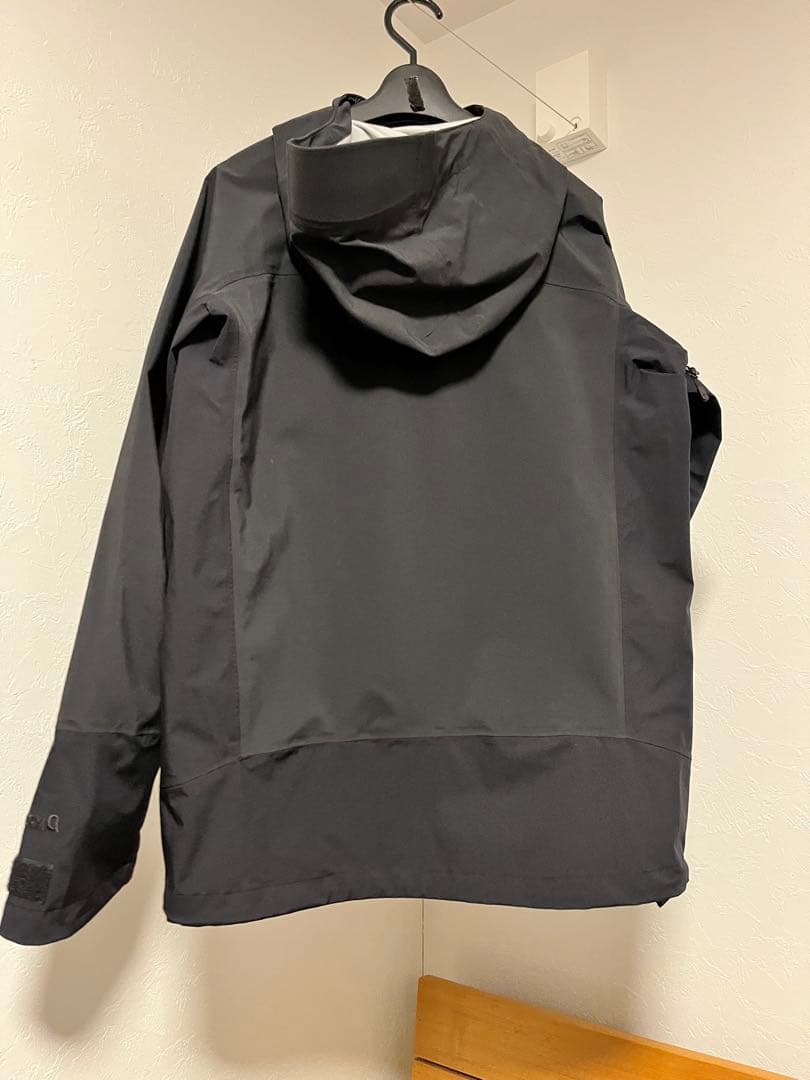 未使用品！Mountain Hardwear スノーストームジャケット