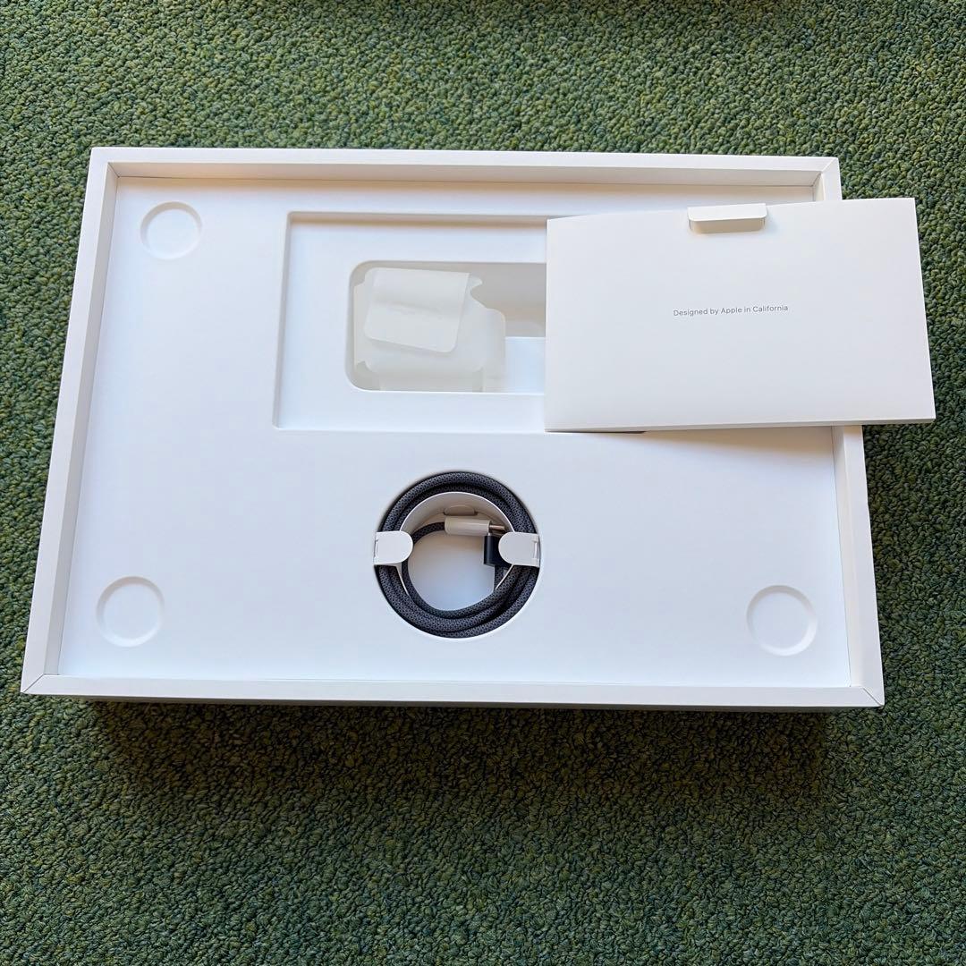 MacBook Air M2 2022 8GB 256GB ミッドナイト