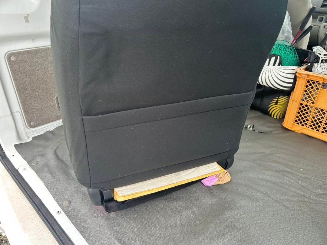 【美品】200系ハイエース　5型　運転席シート