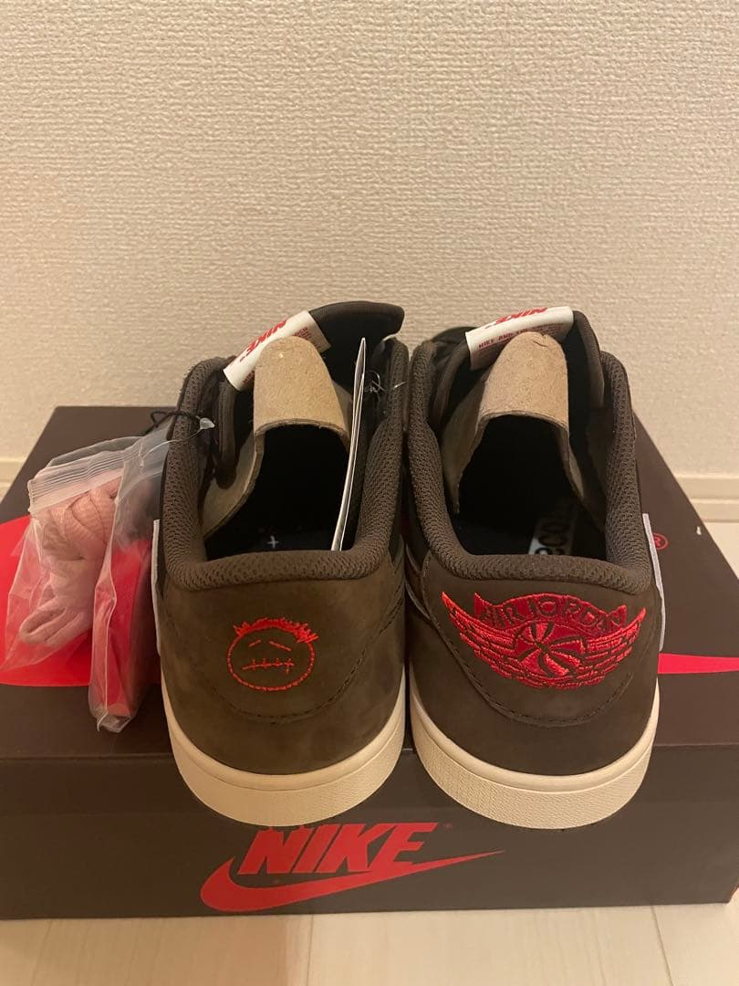 靴 Travis Scott NIKE Air Jordan 1