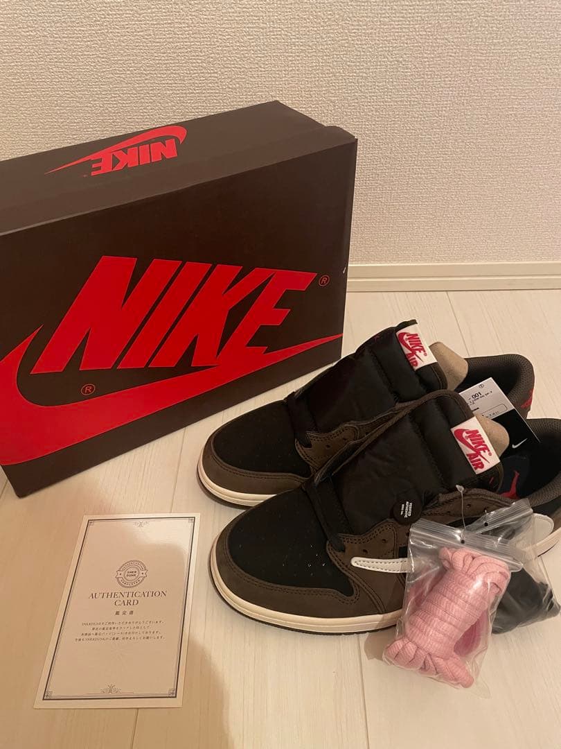 靴 Travis Scott NIKE Air Jordan 1