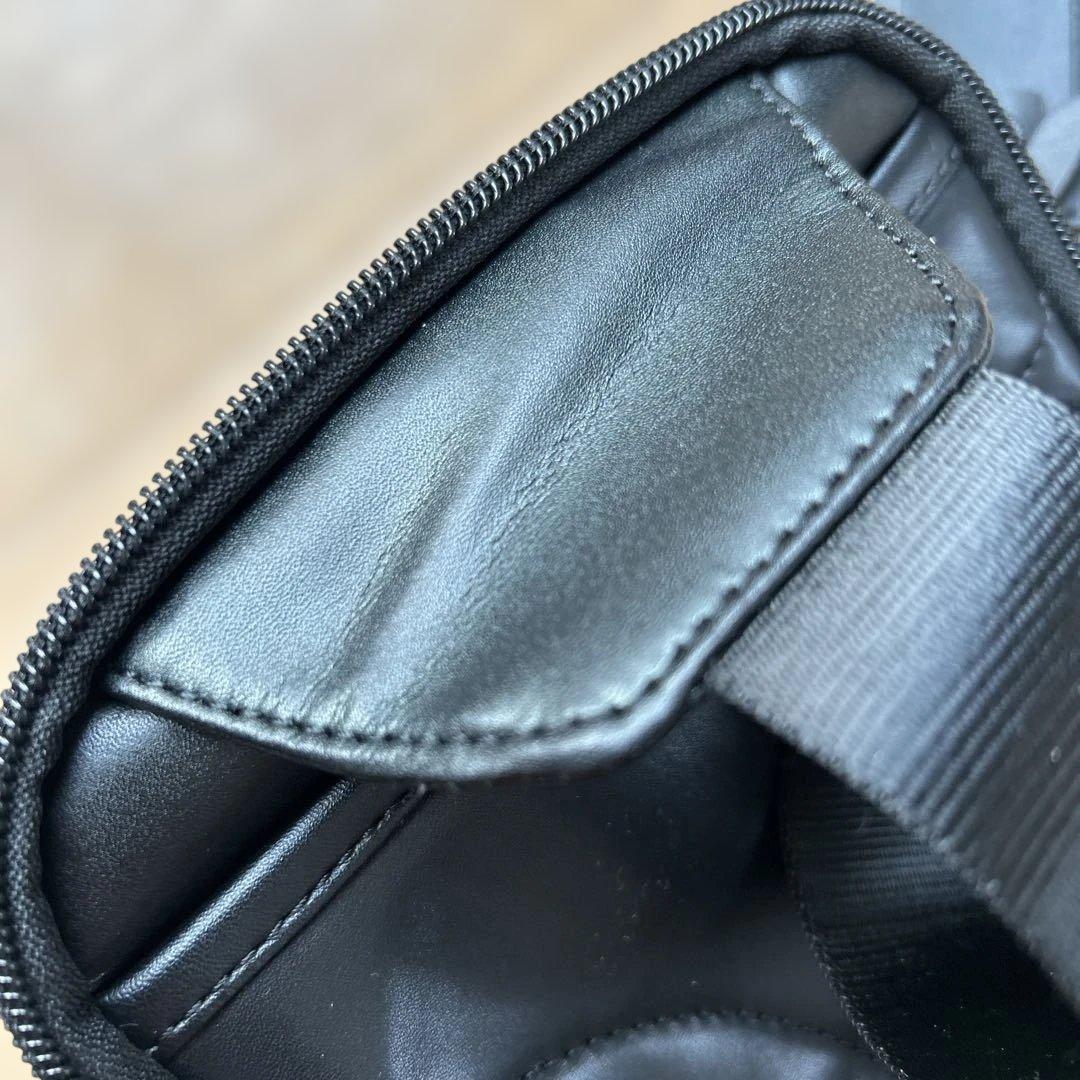 TUMI 96303214D0黒 レザー スリングバッグ