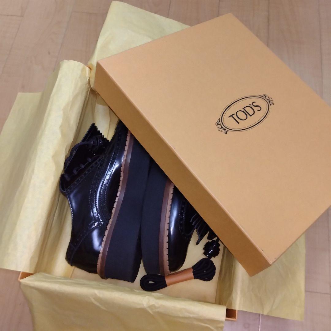 【TODS】トッズ黒エナメルタッセル厚底レディースローファー★美品